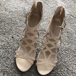 Nude wedges
